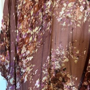 Like new Lovestich floral kimono